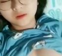 bocil chindo kacamata cantik lagi sange