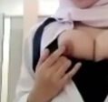Hijab Cantik vcs di wc sekolah