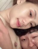 Bokep tocil pelajar nyusuin pacar tiduran