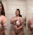 Bokep tante aviva montok nakal sambil mandi